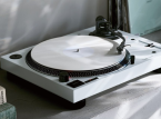 Audio-Technica pr&eacute;sente le mod&egrave;le blanc de la platine AT-LP120XBT-USB.