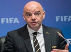 Infantino promet d'"apporter personnellement un hot-dog et un coca" au supporter qui ach&egrave;tera un billet de Coupe du monde pour 2 millions de dollars.