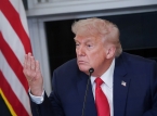 Trump critique les r&eacute;seaux de t&eacute;l&eacute;vision et sugg&egrave;re que "la licence devrait &ecirc;tre retir&eacute;e".