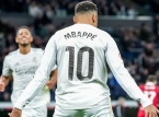 Kylian Mbapp&eacute; rend hommage &agrave; Cristiano Ronaldo alors qu'il &eacute;gale le record de buts pour le Real Madrid.