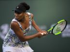Venus Williams est la joueuse la plus &acirc;g&eacute;e &agrave; participer &agrave; l'Open d'Australie, mais perd au premier tour.