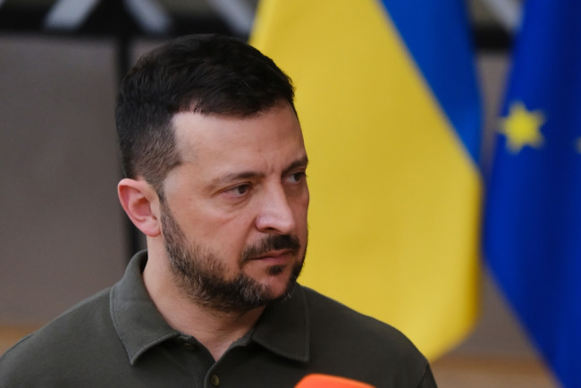 Zelensky va convoquer des élections en mai, selon le FT