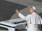 Le pape L&eacute;on promet de continuer &agrave; s'exprimer contre la guerre apr&egrave;s l'attaque de Trump.