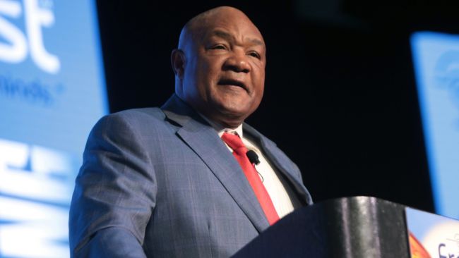 George Foreman, légende de la boxe et plus ancien champion des poids lourds, meurt à l'âge de 76 ans.