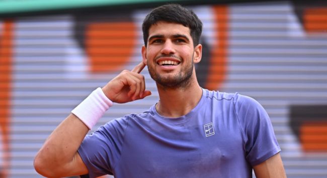 Carlos Alcaraz réalise un record de folie en Grand Chelem, surpassant Nadal, Federer ou Djokovic, à égalité avec Borg.