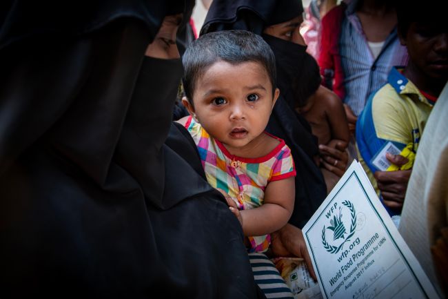 Les réfugiés rohingyas au Bangladesh font face à une crise imminente alors que le manque d'aide menace leur survie.
